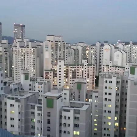 Spacious Apartment In Central Seoul